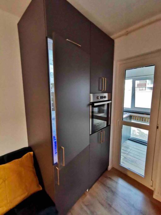 Lovely 3-Bedroom Apartment In The City Center Timisoara Exterior photo